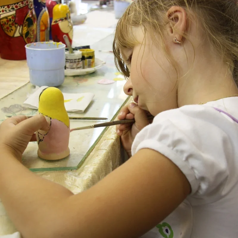 2 Zestawy Świątecznych Niepomalowanych Drewnianych Lalek Matrioszek DIY Rękodzieło Niedokończone Puste Lalki do Układania Prezent Świąteczny