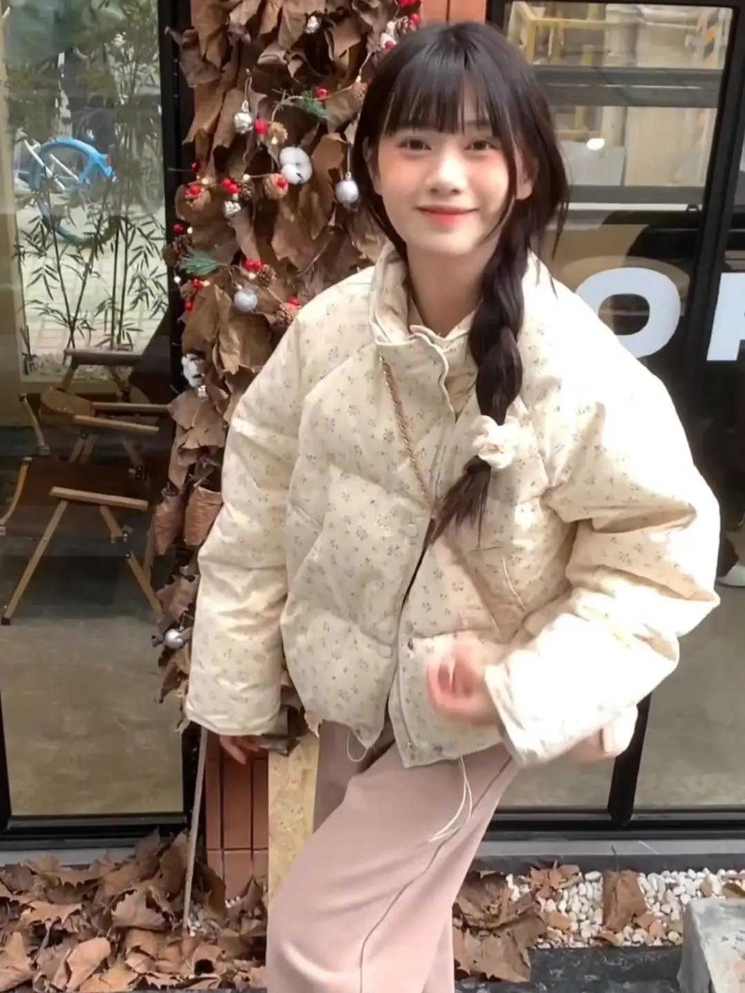 

Розовая короткая стеганая куртка с цветочным принтом, женская зимняя теплая хлопковая куртка с воротником-стойкой, прямого кроя, в милом стиле