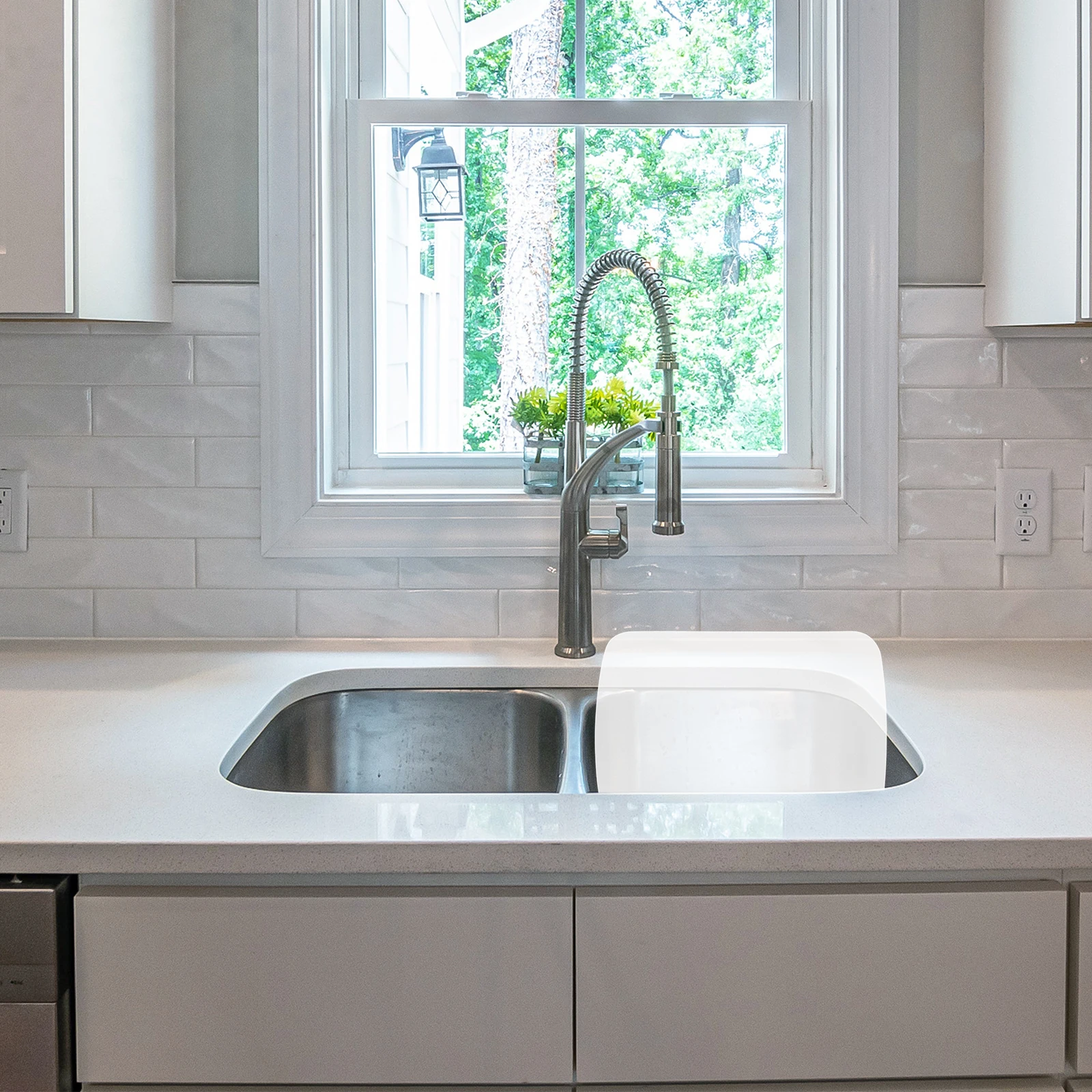 

2pcs Sink Splash Guard Transparent Plastic Suction Cup For Kitchen Bathroom Restaurant Water Spatter Preventer Dishwashing