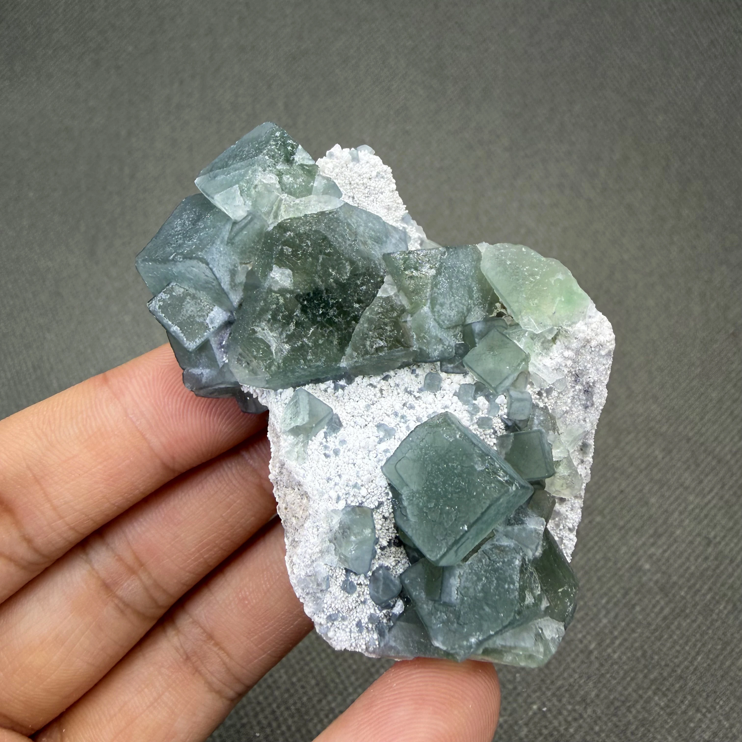 104 g Natural Inner Mongolia Green Fluorite Cubic Crystal Cluster Mineral Specimen Home Decor