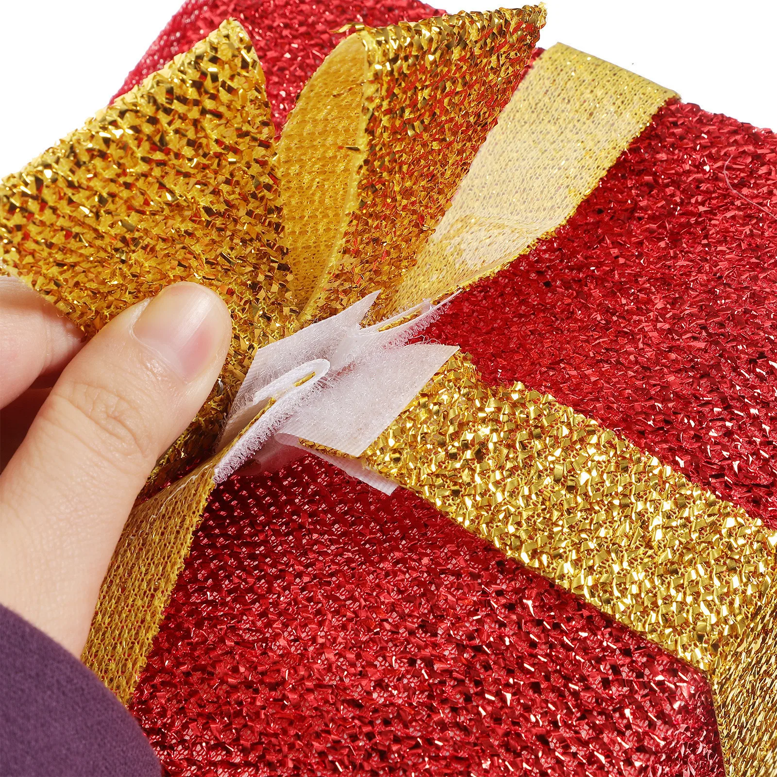 

Christmas Tree Ornament Decorative Gift Box Random Color Ideal for Christmas Party Favor Candy Decoration Mall Shop Home