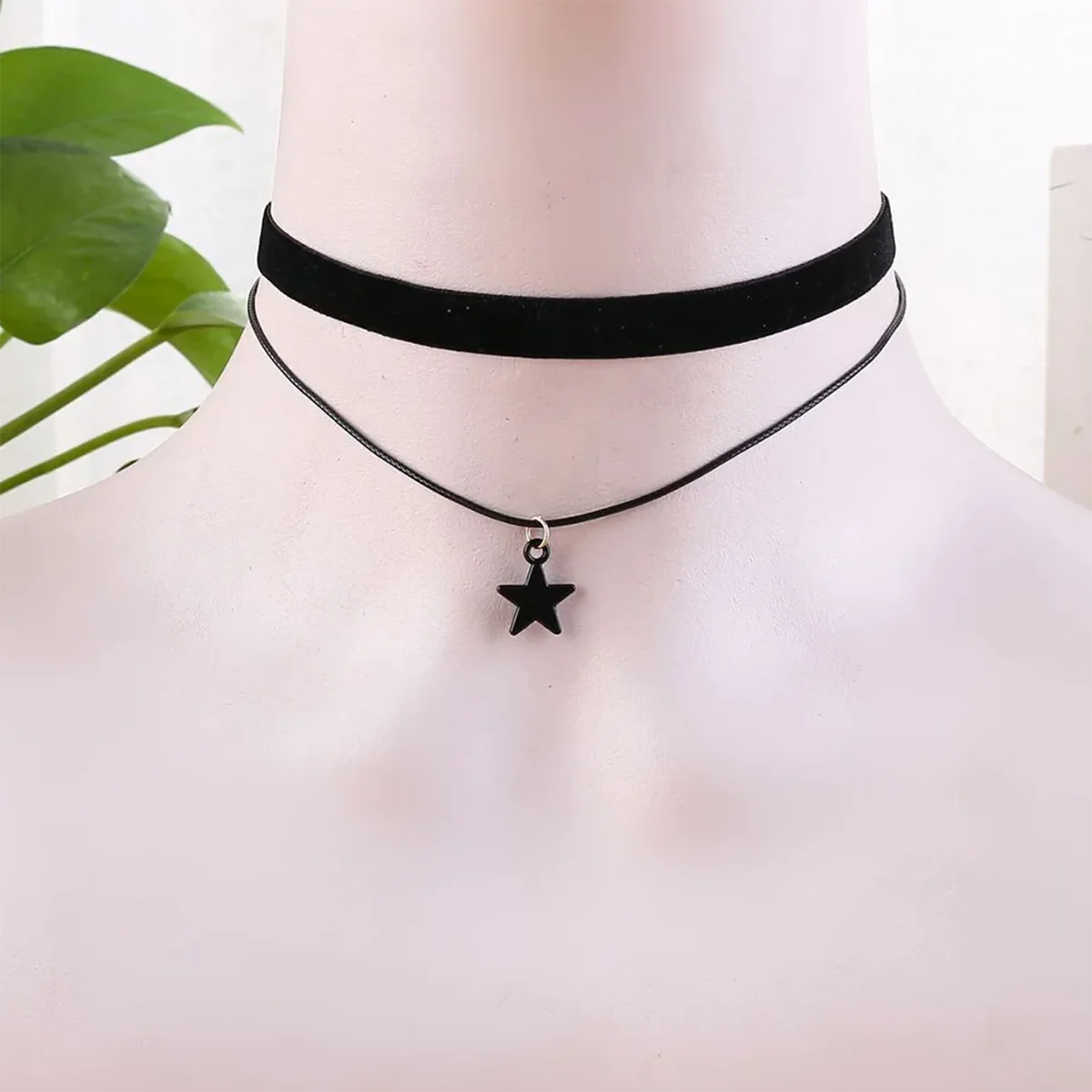 

Simple personalized black velvet strap choker neck strap Double pentagram pendant choker necklace Women's Accessories ornaments
