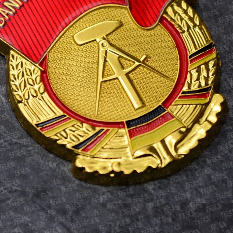 DDR German Order Democracy of East Germany First-class Labor Red Flag Medal Ribbon Bagde Collection Decoration Craft
