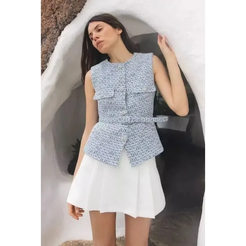 Autumn and Winter New Fashion Slim-fitting Round Neck Sleeveless Belt with Beaded Buttons and Textured Vest Vest