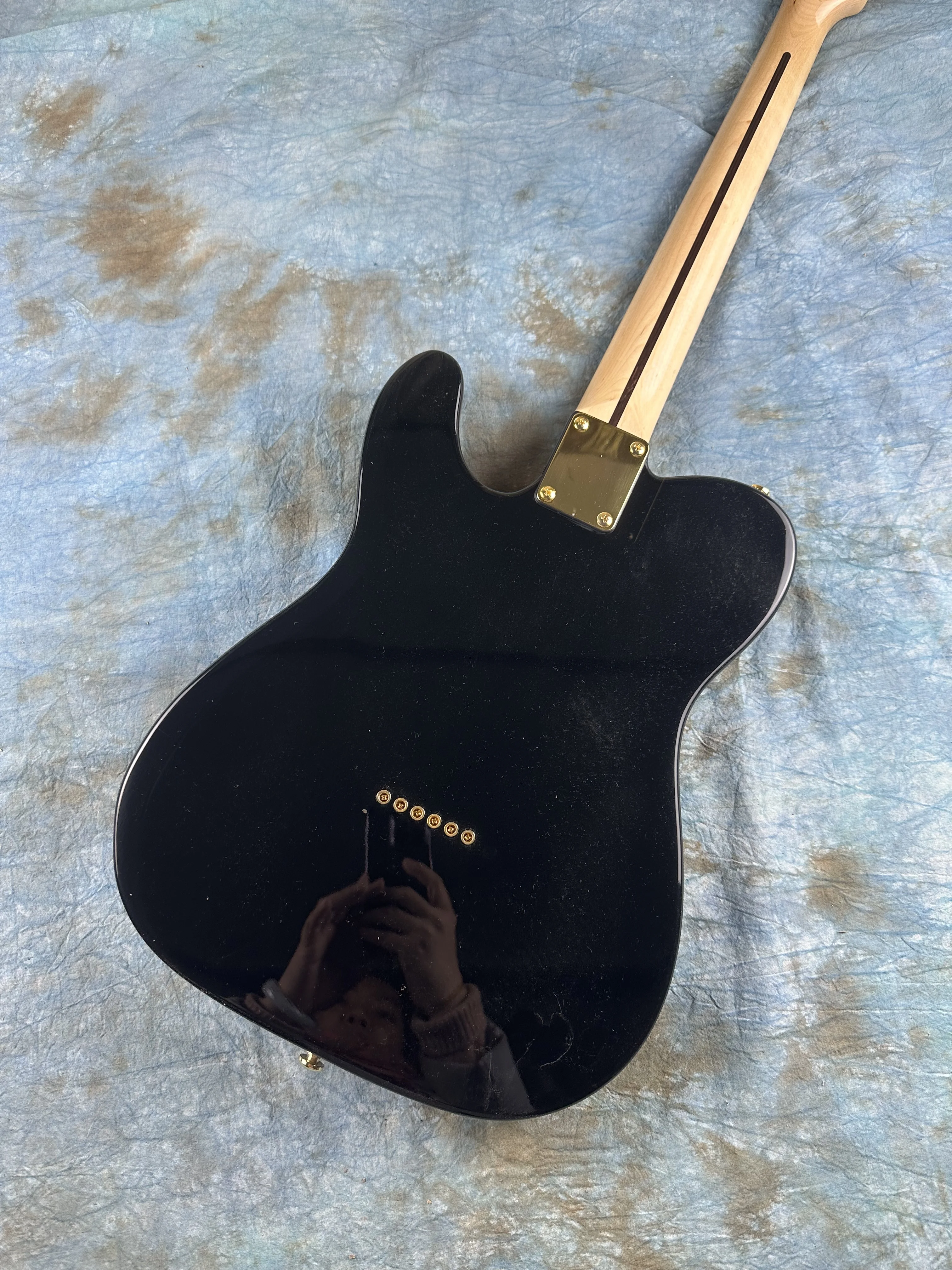 Tailai electric guitar, black and gold accessories, quick shipping included