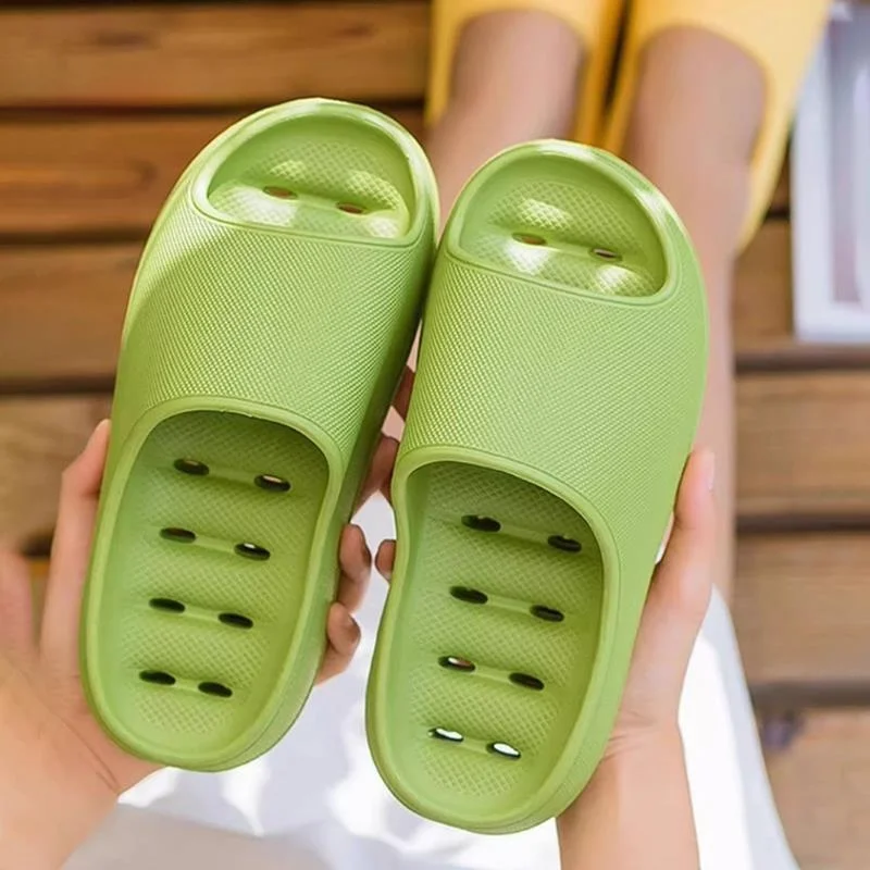 

Women's Bath Slippers Hollow out Soft Bottom EVA Shower Slippers Home Use Anti-Slip Water Leakage Bathroom Sandals Summer