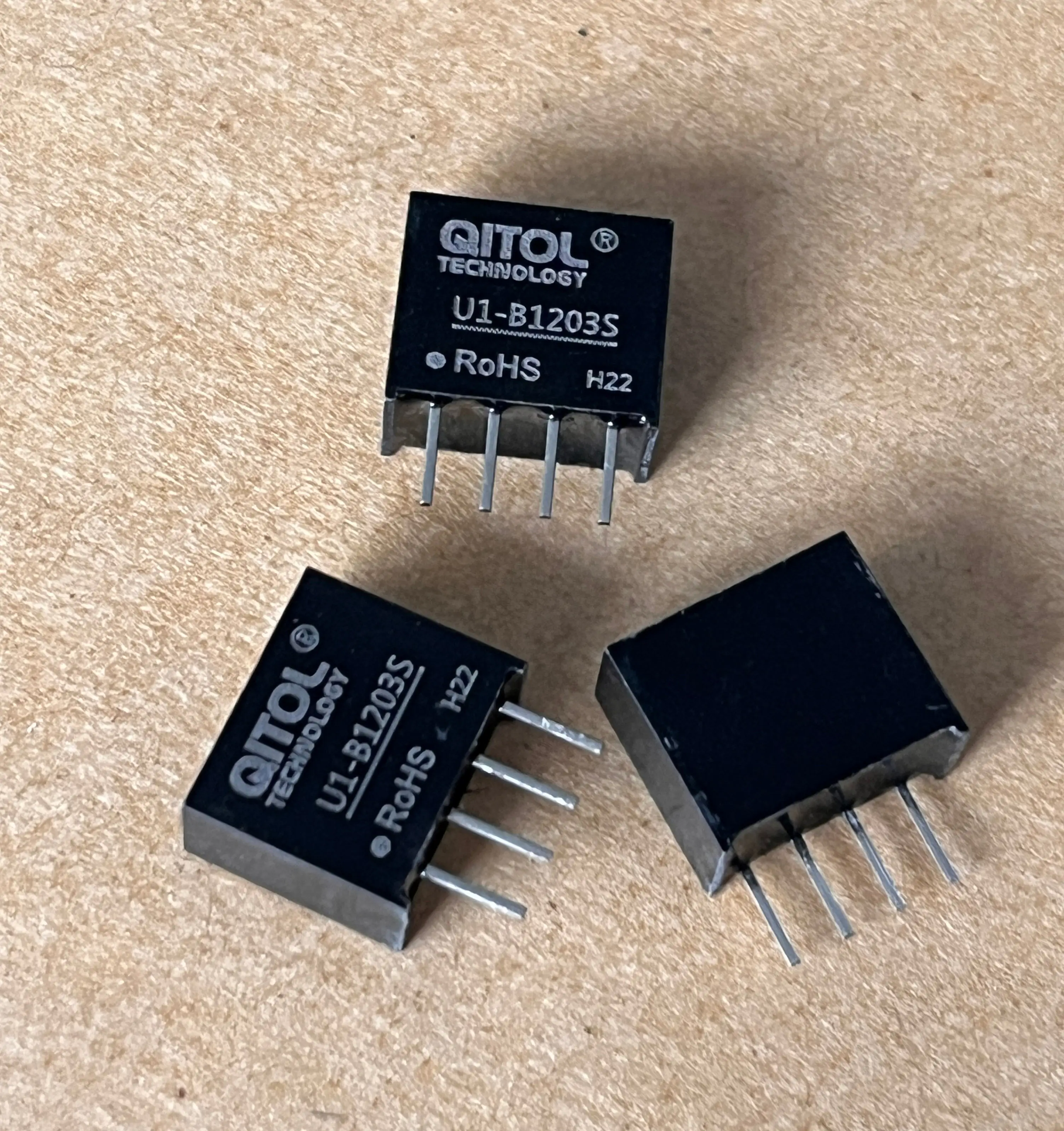 

1W B1203S-1WR3 U1-B1203S DC-DC Power Converter 12V TO 3.3VDC Miniature Step-Down Switching Disconnector Module