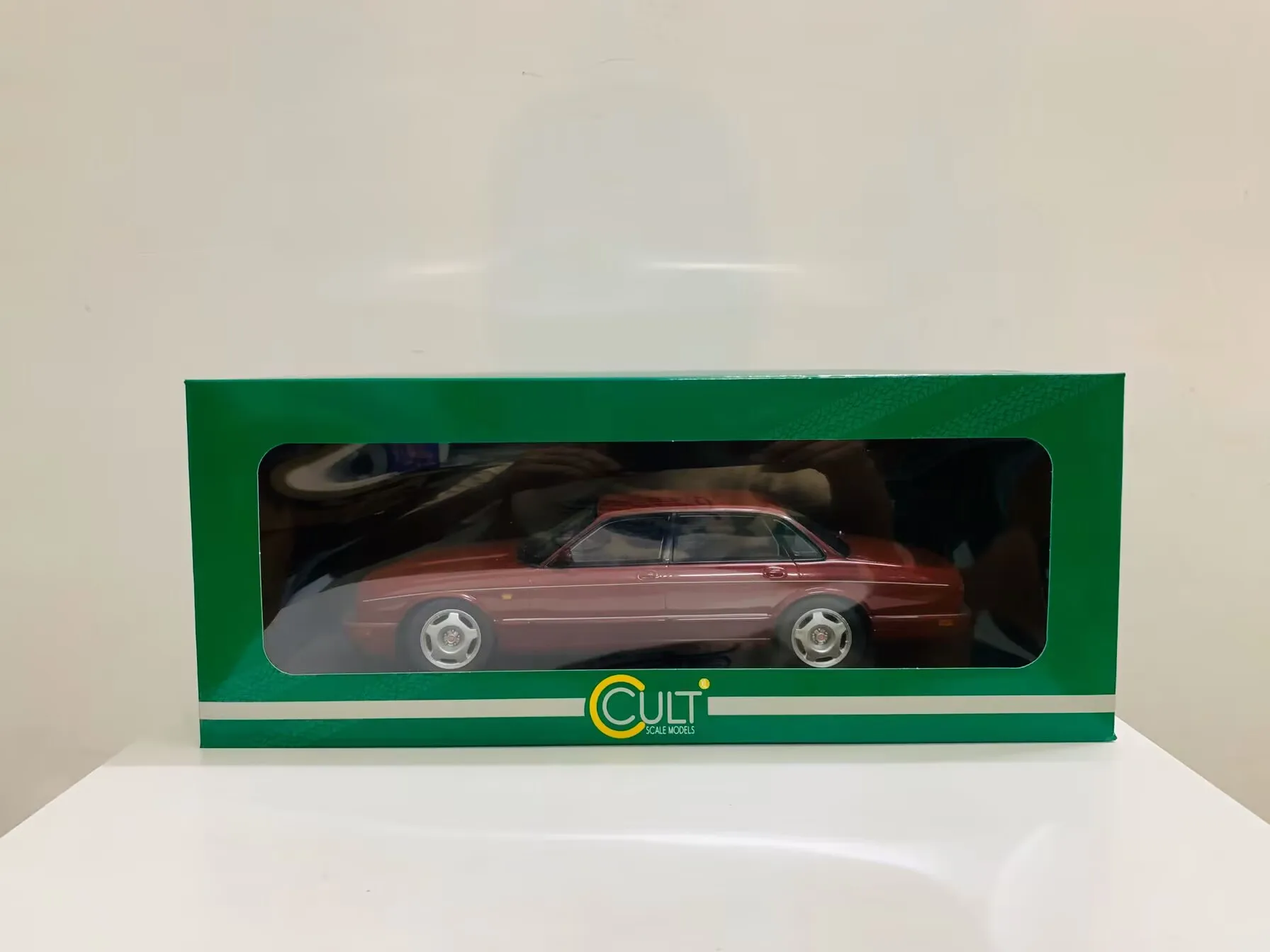 ¡5 colores!! Cult 1:18 Escala Resina Modelo Coche XJR X300 1995 Rojo Metálico Nuevo en Caja