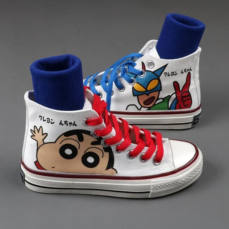 Crayon Shin chan collaborates with Spring and Autumn couples to hand-painted canvas shoes, high top casual board shoes