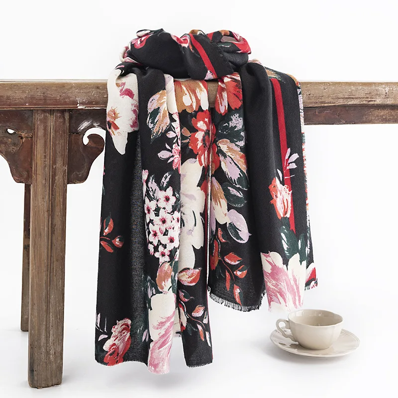 

Women's Printed Chinese Style Camellia Warm Shawl, Retro Neck Protection, Cold Resistant Scarf, Fashionable and Elegant Style