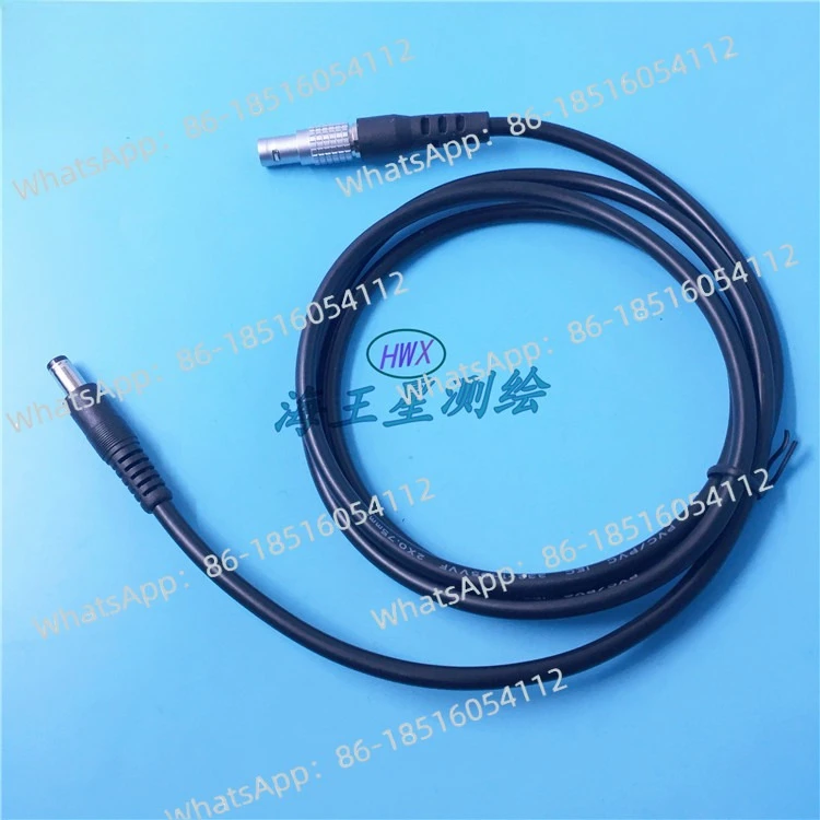 

Головка GPS RTK, подключенная к шнуру питания внешнего аккумулятора