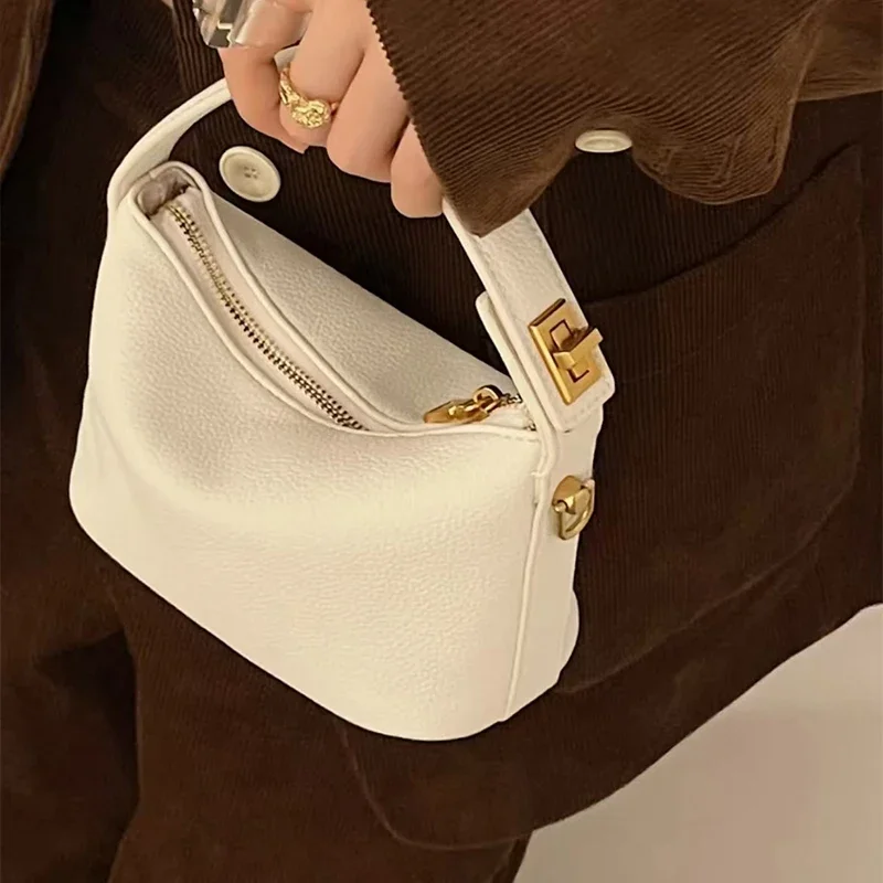 Cloud Bag Niche Design กล่องอาหารกลางวันกระเป๋า Retro กระเป๋าถือไหล่กระเป๋า Crossbody Pu หนังนุ่มทุกวันเดินทางกระเป๋าสี่เหลี่ยมเล็ก