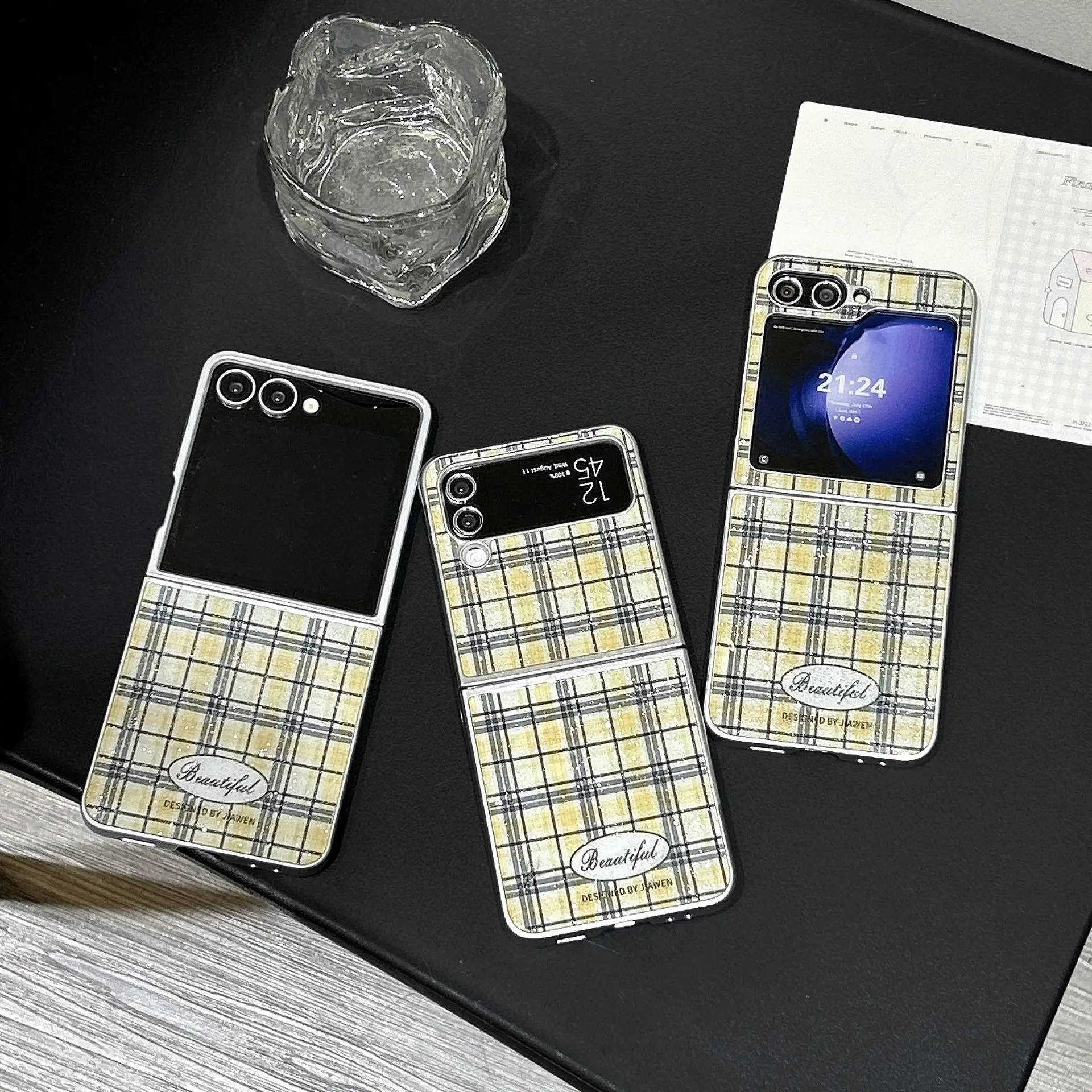 

Yellow Plaid Phone Case for Samsung Galaxy Z Flip 7 6 5 4 Protective Back Cover for ZFlip5 ZFlip6 ZFlip7 Case Shell