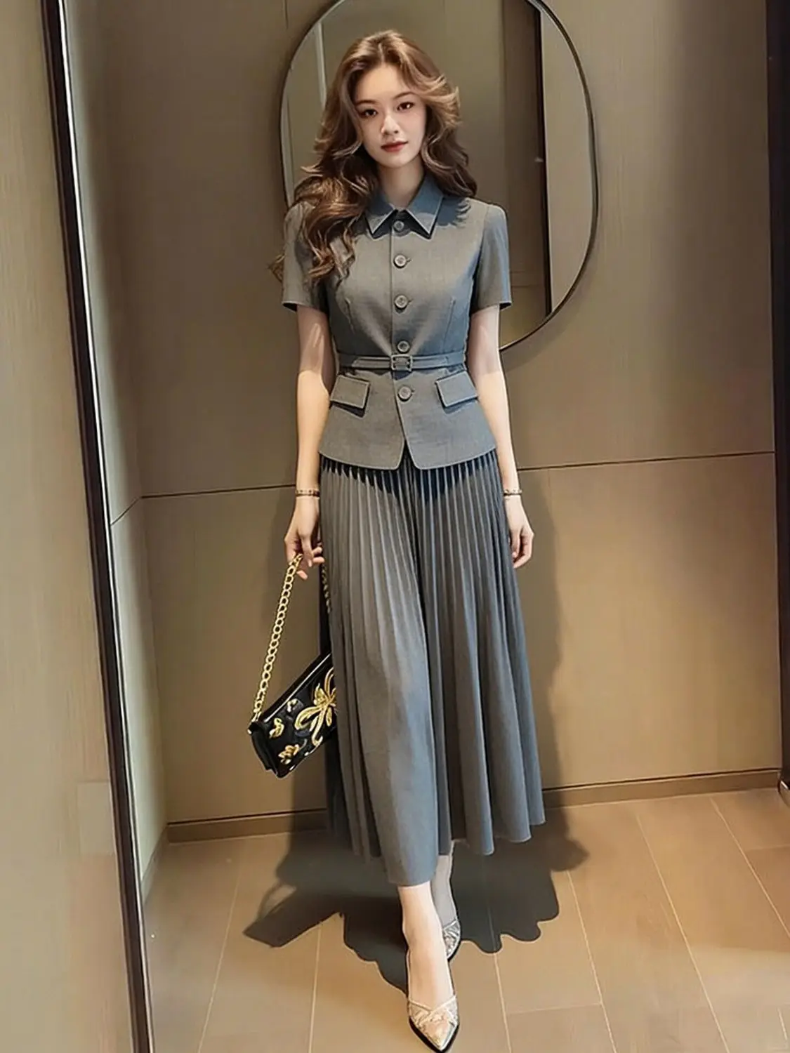 

Women's Casual Two-Piece Grey Set Square Neck Short Sleeve Blouse + High Waist Pleated Mesh Skirt Elegant Commuter Outfit
