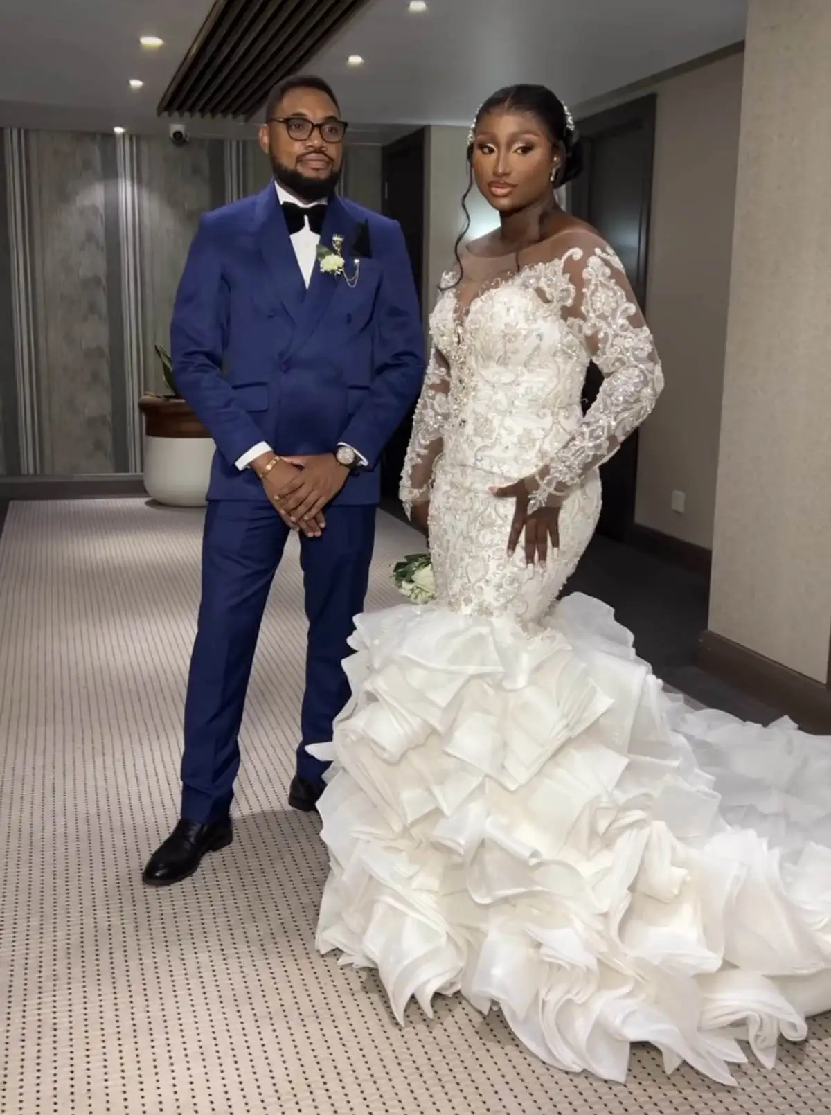 Luxurious Mermaid Wedding Dress Bride Sheer Neck Bridal Gowns Long Sleeves Lace Appliques Ruffled Wedding Gowns For Black Women