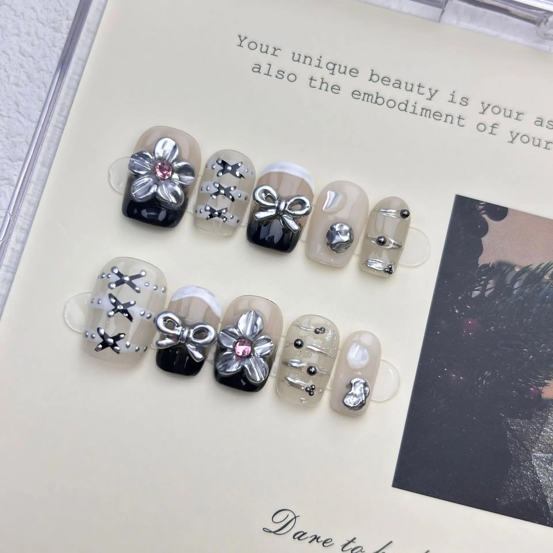 

10Pcs Handmade Press on Nails Mirror Silver Flower Shimmer False Nail for Women&Girl Short Square Removable Wearable Fake Nail