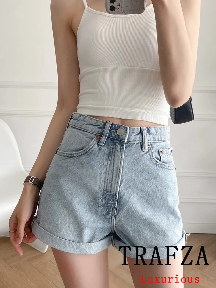 

TRAFZA Vintage Casual Chic Denim Women Shorts Solid Pockets Zipper Short Pants New Fashion 2024 Spring Elegant Female Shorts