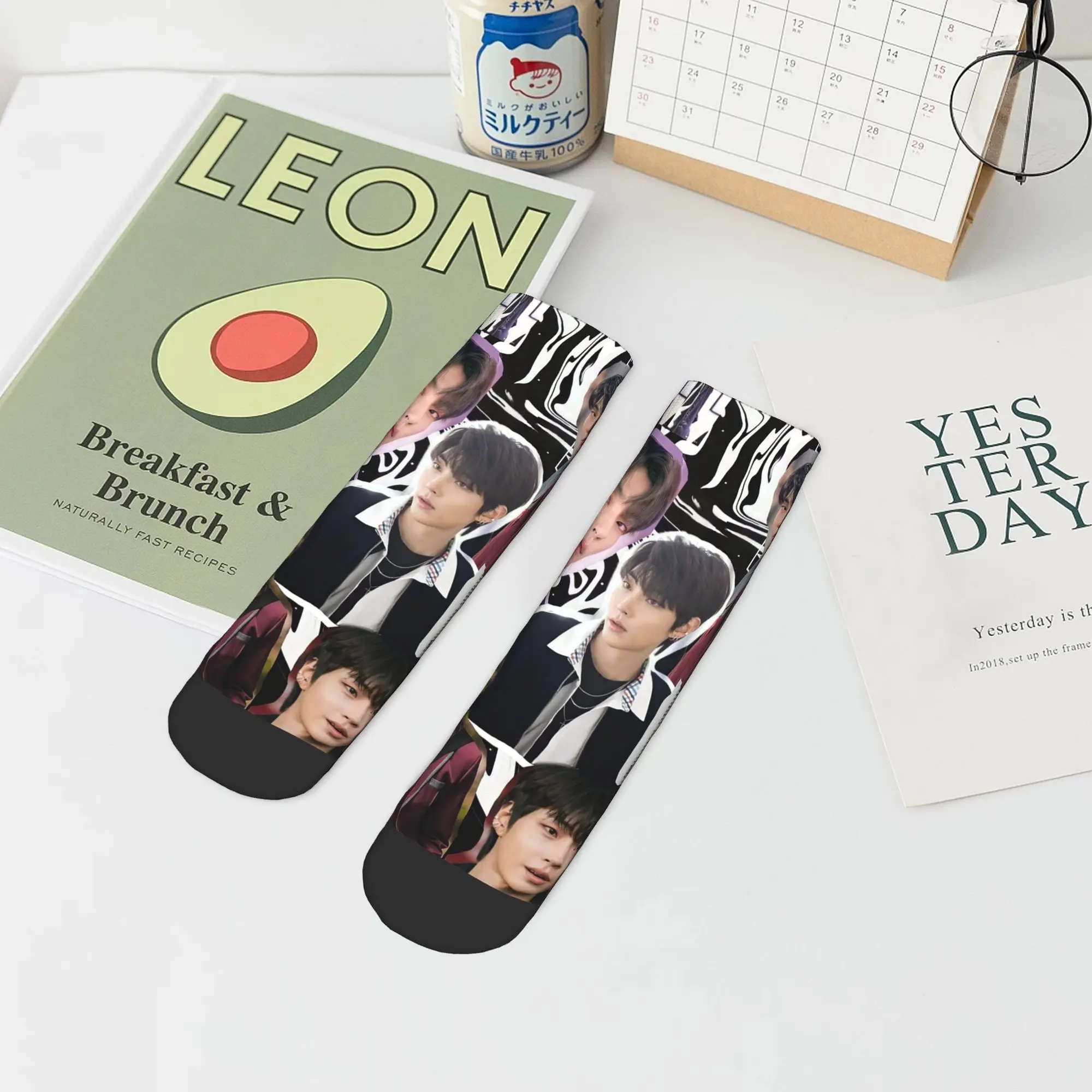 All Seasons Hwang In Yeop Socks Harajuku Sweat Absorbing Sport Middle Tube Socks Soft Hip Hop Stockings for Men Women Gifts