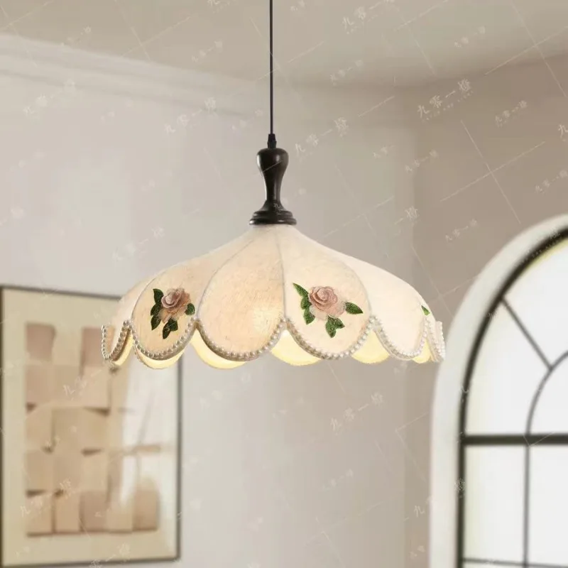 

Song's aesthetic embroidery pattern fabric chandelier French antique restaurant bedroom bar dining table retro solid wood lamp