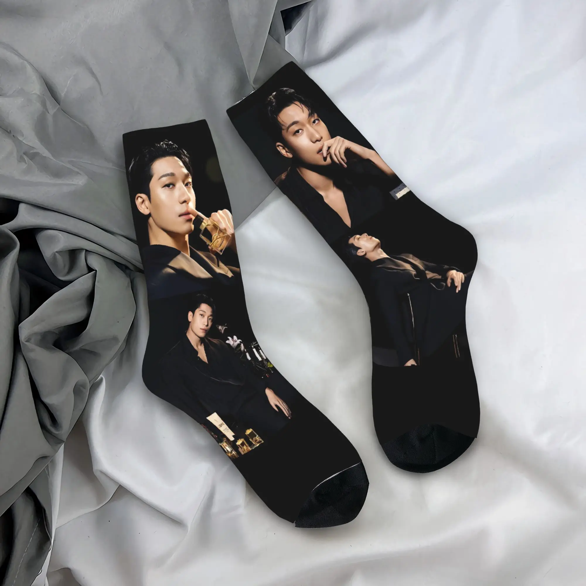 Wi Ha-Joon Stockings  Fashion Socks Women Men Soft Socks Winter Outdoor Sports Graphic Anti-Slip Socks Gift
