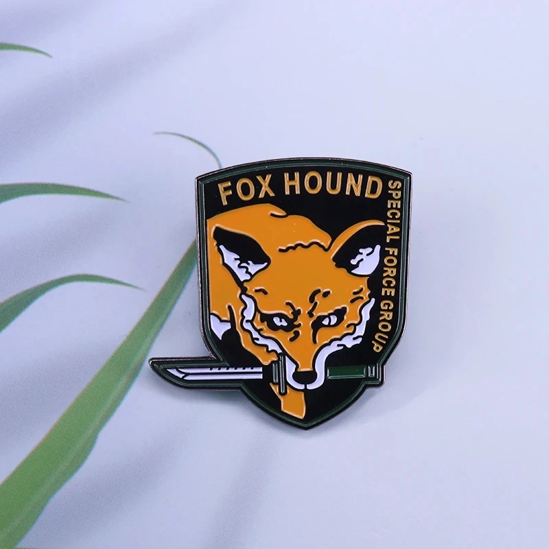 Foxs hound Metal Gear Solid Cosplay Enamel Pin Lapel Pin for Clothes Brooch on Backpack Briefcase Badge Jewelry Decoration Gift