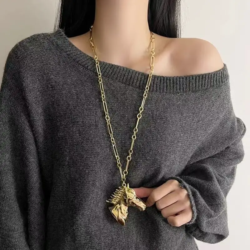 

Punk Style Gold Metal Necklace for Women 3D Horse Head Pendant Long Sweater Chain Daily Party Accessory Feminine Jewelry