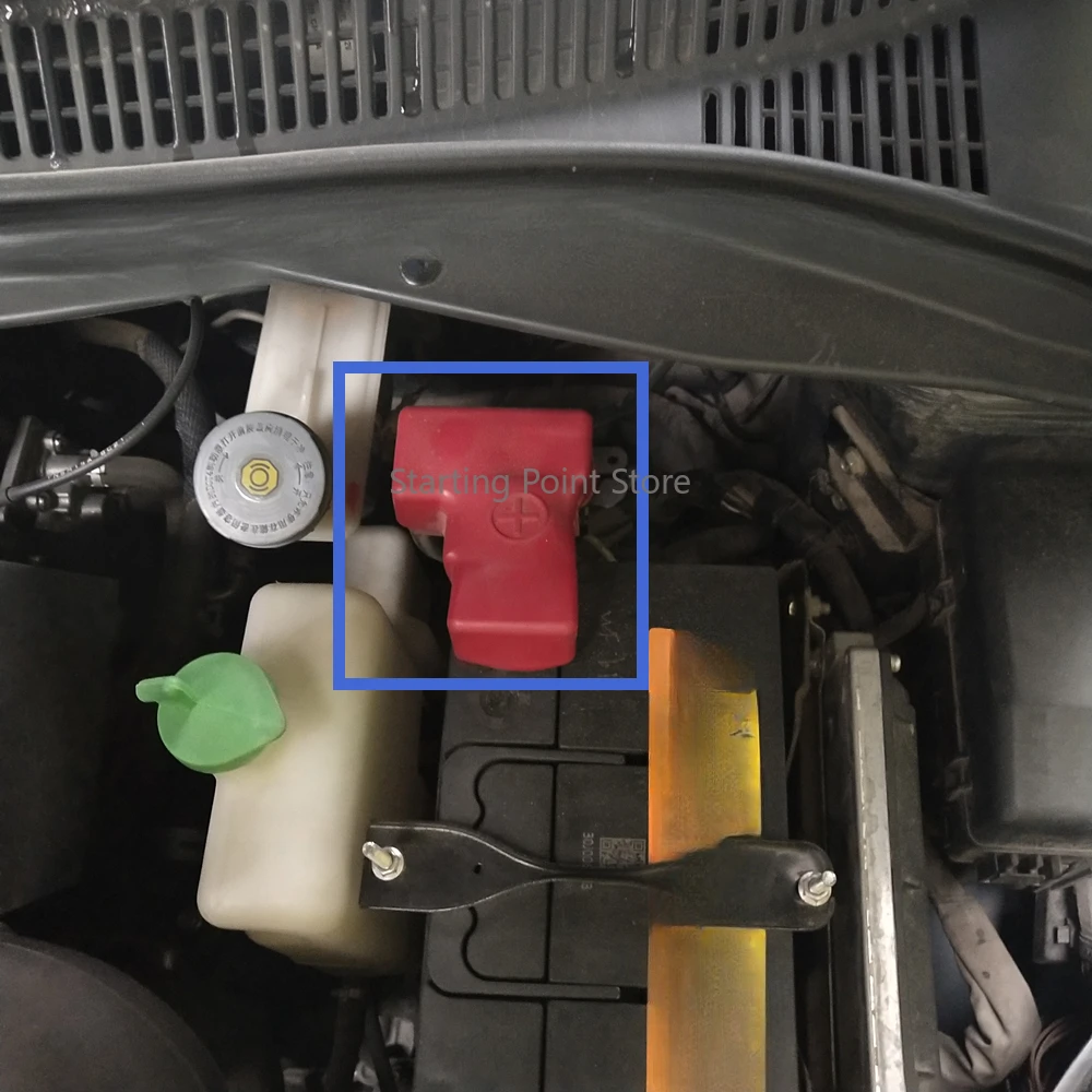 Suitable for Suzuki S-cross, SX4 S-Cross Vitra, Qiyue Yuyan, NewAlto battery positive pole connector, battery fuse insert