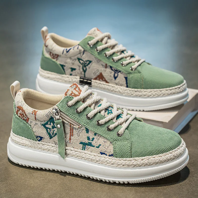 

Fashionable Embroidered Canvas Men's Casual Shoe Outdoor Breathable Non slip Men's Sports Shoes Board Shoes