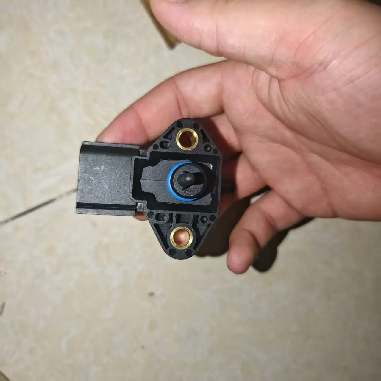

5pcs/10pcs 3F2E-9G756-AD Car Fuel Pressure Sensor for FO-RD 5C3E-9G756-AC 5C3Z-9G756-AD 5C3Z-9G756-AA 3F2E-9G756-AA