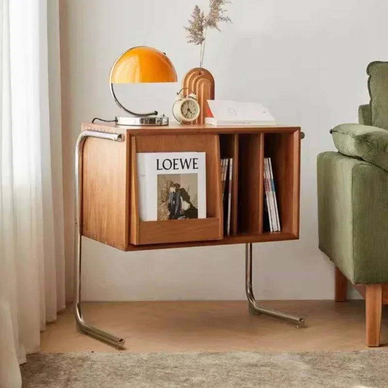 Wooden bedside tables in northern Europe, bedroom make-up, bedroom bedside tables, mobile bedrooms