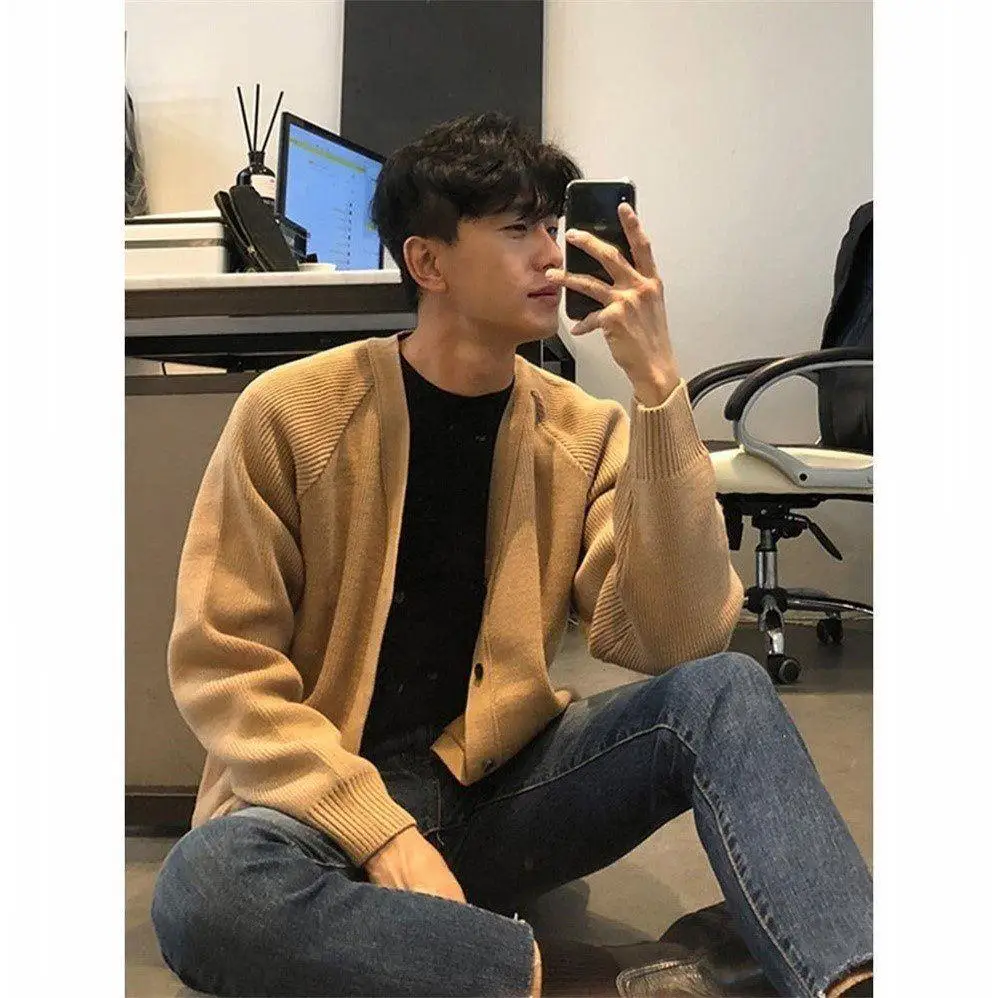 

Men's Knitted V-Ne Loers Faionable Urban Sle Light Maturi Loose Single Button Pure Color Open Cardigan Coat