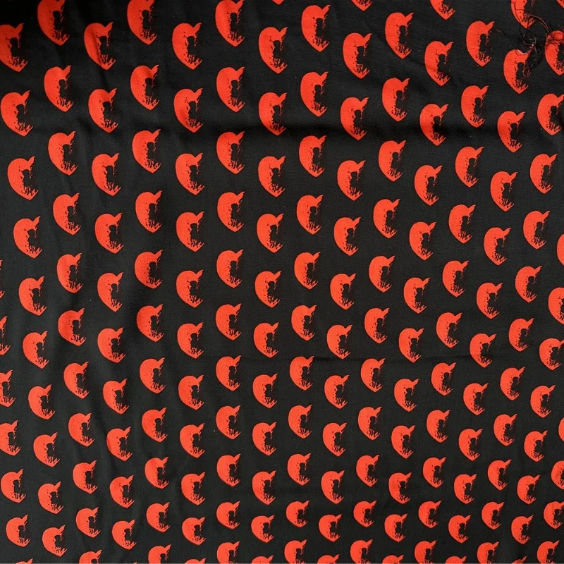 

1 метр 95% шелковицы 5% спандекс 25 мама тяжелая шелковая ткань черная с красными сердечками с принтом 110 м 43 дюйма шириной по дворам JN267