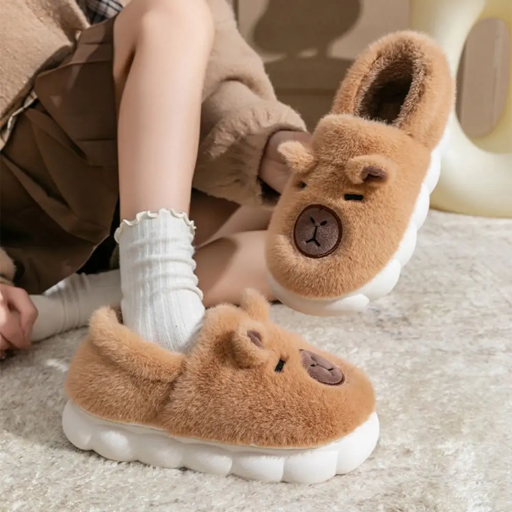 Homewear Capibara Pantofole di peluche Addensare caldo antiscivolo Pantofole pelose di cartone animato Simpatiche scarpe di cotone invernali con suola spessa Donna Uomo