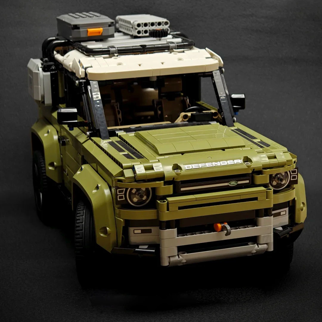2573PCS 1:8 Technical Defender Off Road Car Building Blocks Assemble Bricks SUV Vehicle Toys Gift For