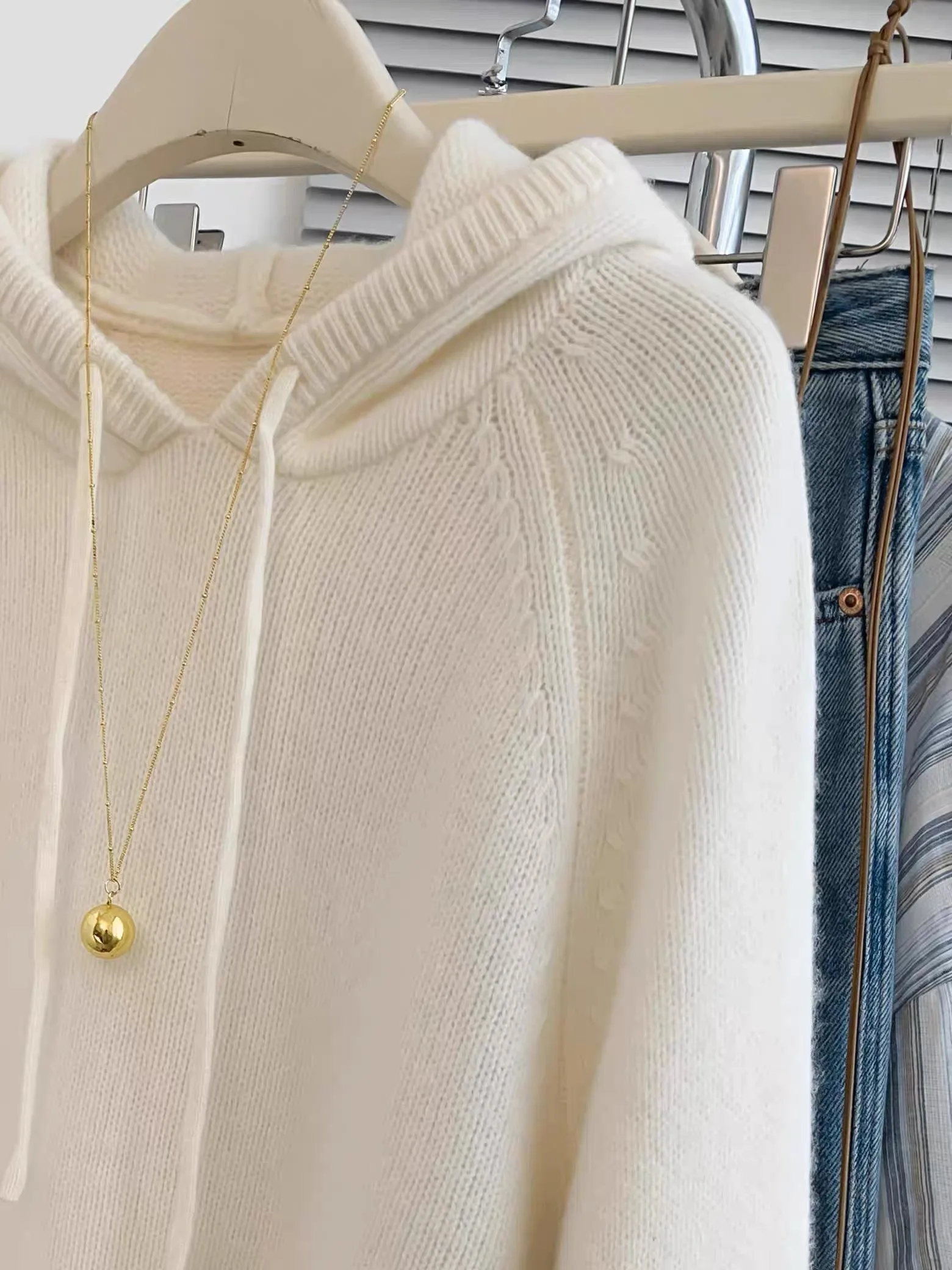 2025 neuer langärmliger Damen-Kapuzenpullover, einfarbig, gestrickt, locker, bequem, Damen-Pullover aus 100 % reiner Wolle