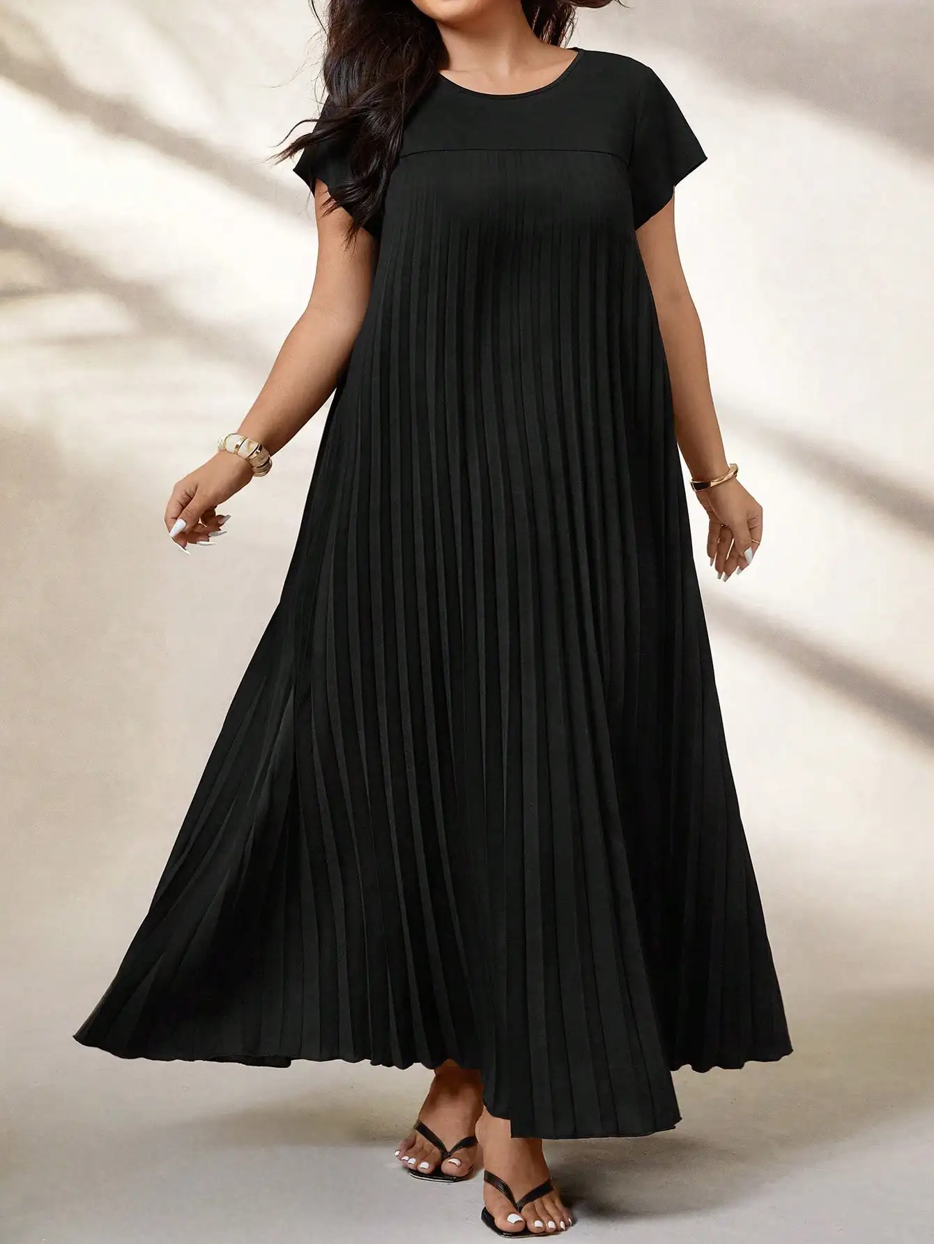 Übergröße Schwarzes Fließendes Plissiertes Kleid mit Rundhalsausschnitt - Bequemer Stretchstoff für Freizeit und Büro – Detail 5