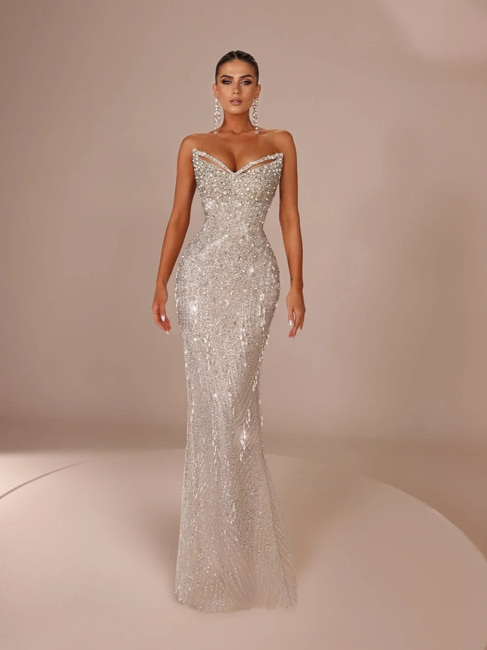 

Sexy V Neck Wedding Dress With Detachable Tail Charming Sequins Tassel Elegant Customized Romantic Beaded Bride Wear