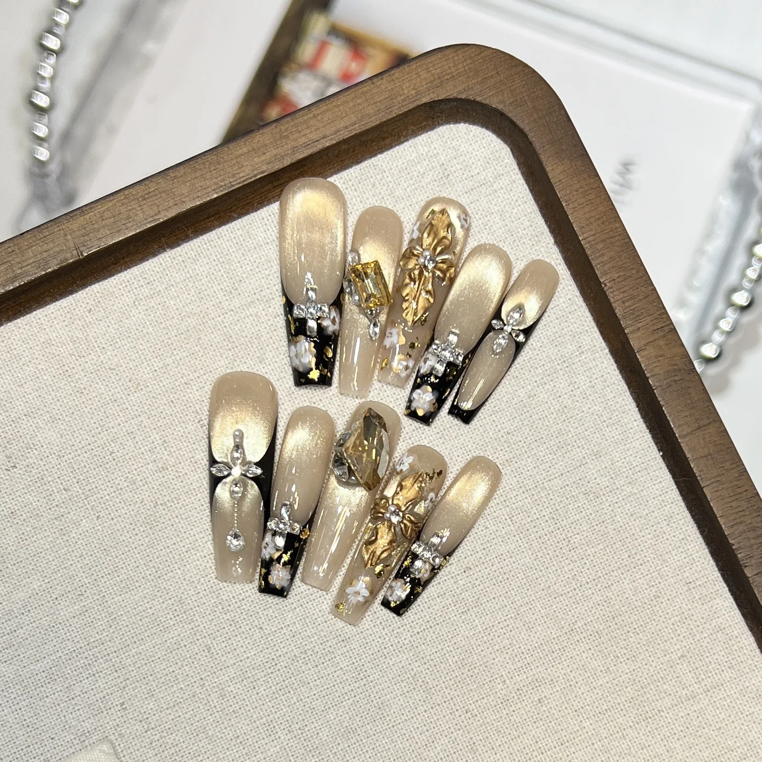 

10 шт., накладные ногти с кошачьими глазами, золотые, черные, осенние, пресс для ногтей со стразами-бабочками для женщин, День благодарения, вечеринка, маникюр «сделай сам»