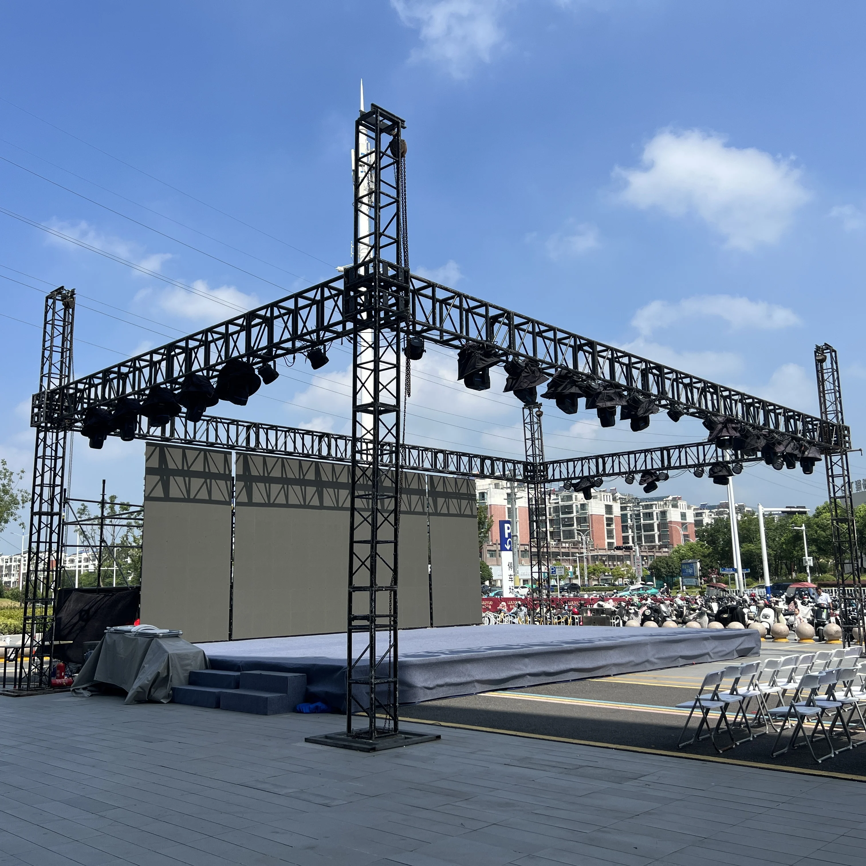 Outdoor Aluminum Stage Platform Concert Truss System Semi Circle Roof Truss Concert Screw Truss Displays for Events