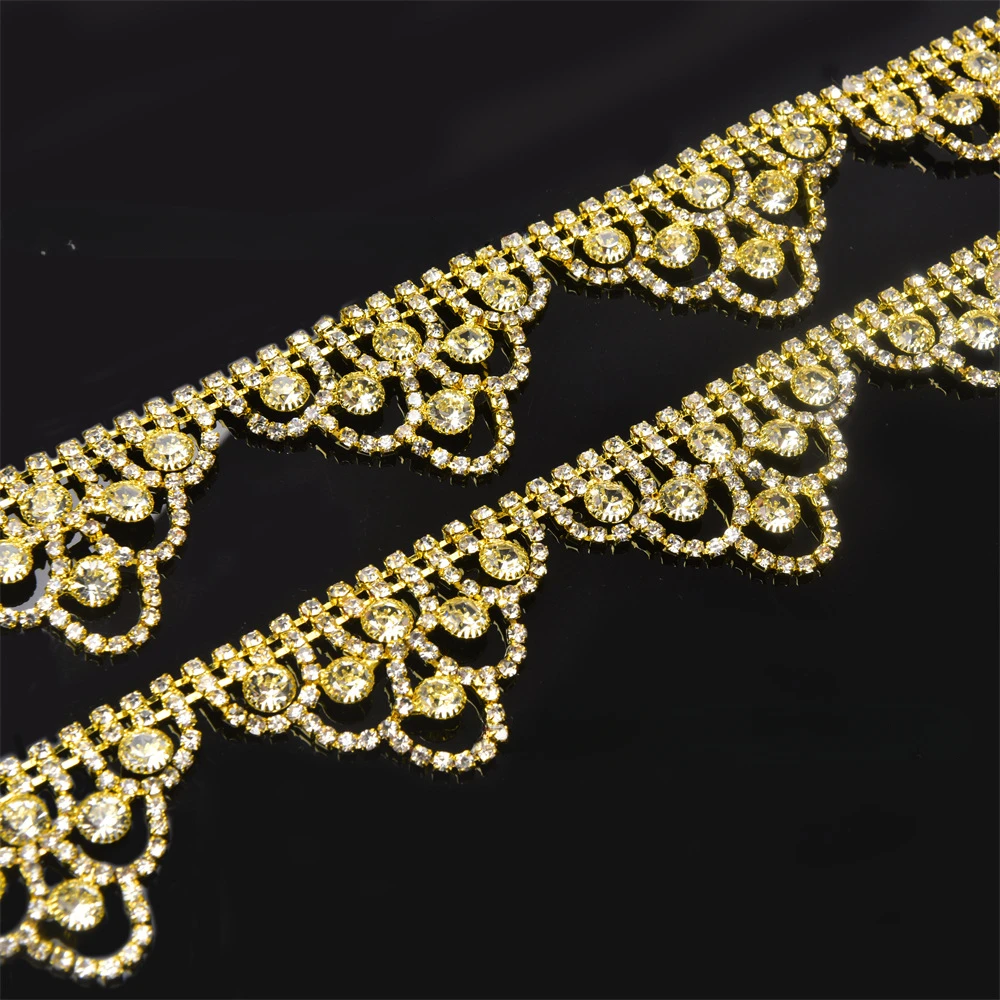 Luxury Rhinestone Gold Trim Crystal Geometric Retro Lace Metal Chain Diamond Rhinestone Ribbon Pendants Decorative filigree Trim