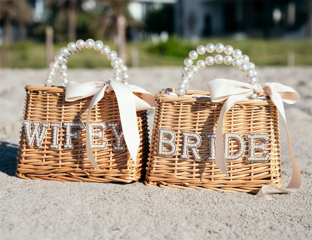 Bride Custom Beach Bag with Pearls and bow, Personalized straw bag, bridal shower bag, customized straw bags, Custom beach bag-