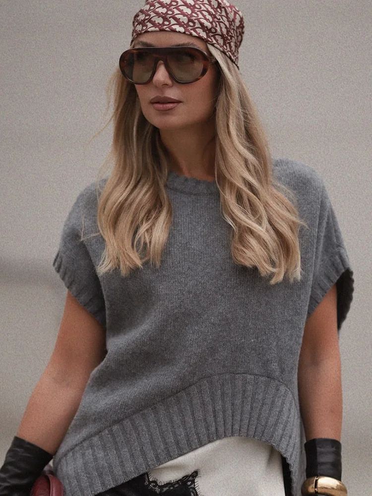 

HH Women Fashion Simple Round Collar Loose Versatile Pullover Vest Autumn Female Solid Resilience Knitted Sleeveless Top