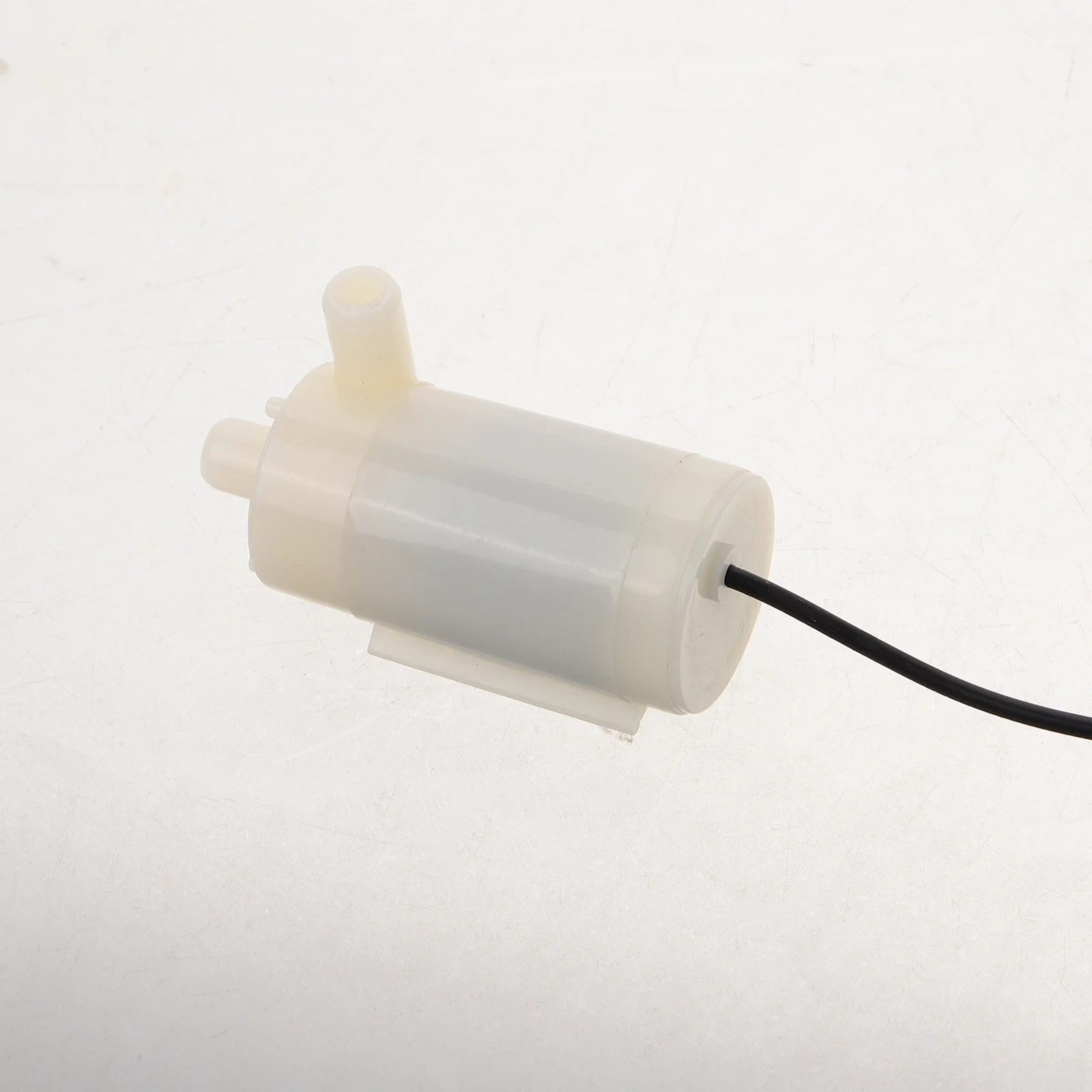 

Mini Submersible Water Pump 3.5W 12V Dc Low Noise For Fish Tank Aquarium Pond Garden Fountain Outdoor Waterproof