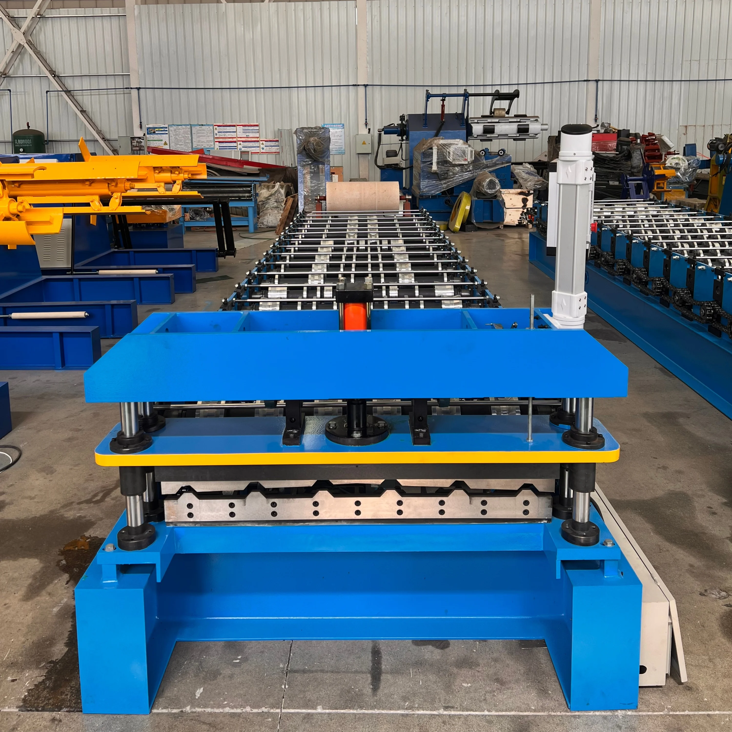 Factory Supply Precision Corrugated Roofing Tile Forming Machine with Encoder Control