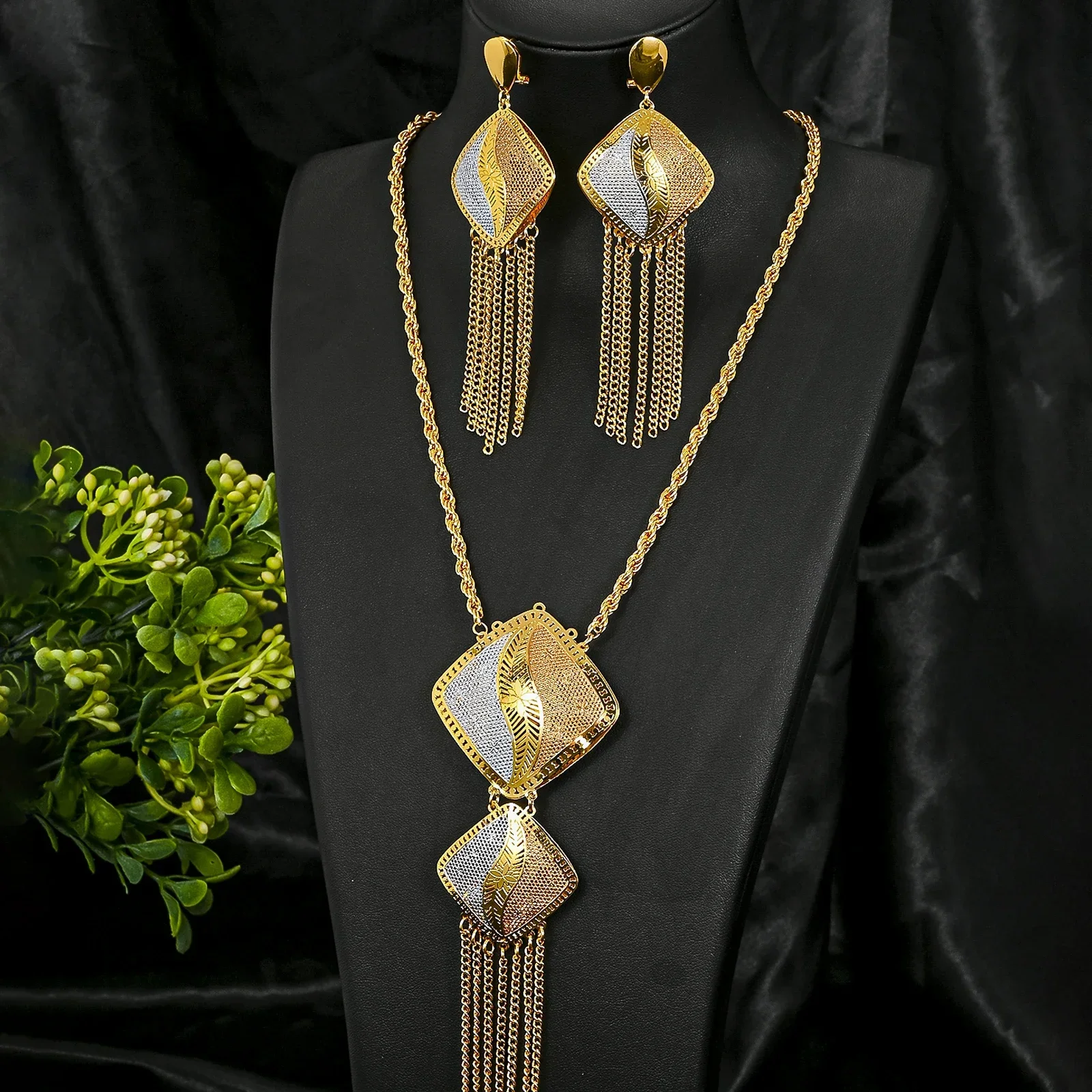 Fashion Jewelry Set Women's Two-piece Set Two Tone Long Luxury Woman Long Neck Long Neck Hanging Woman Earrings Christmas Gift