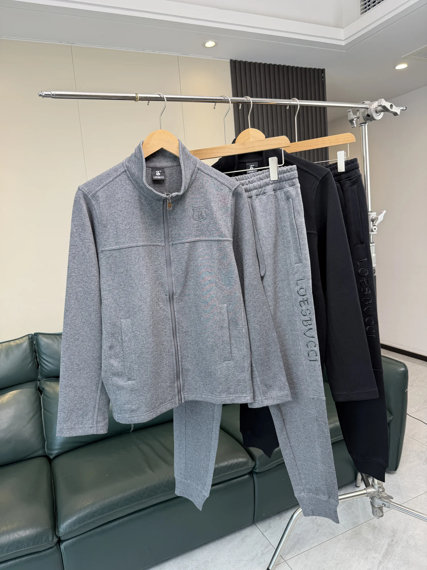 

Comfortable Breathable Casual Spring Outfit for Men with Stand Collar Jacket And Long Pants 3D Tailoring Cool Handsome