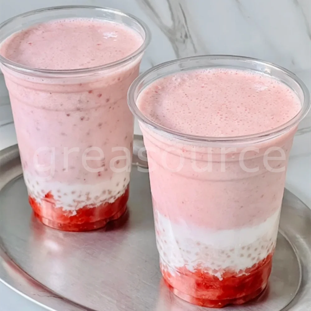 

Strawberry Dew Drink Sour Sweet Full Coconut Fragrance Milk Taste Ice Cubes Crushed Smoothies Blender 500ML Cup Model Tea Fruit
