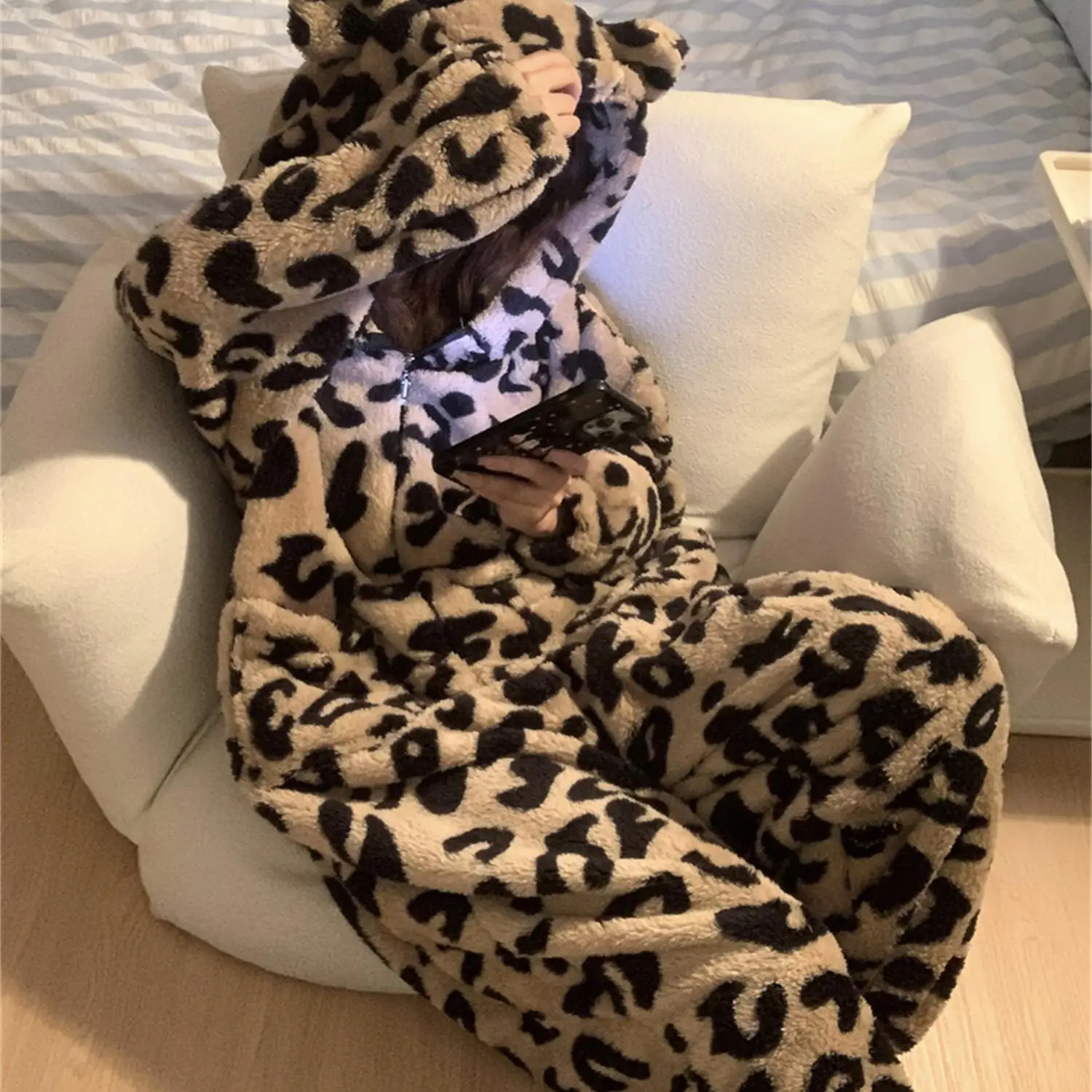 

Коричневый комбинезон из кораллового флиса с леопардовым принтом в стиле ретро для женщин, зимний утепленный теплый свободный теплый комбинезон с длинными рукавами, комплект комбинезонов для дома