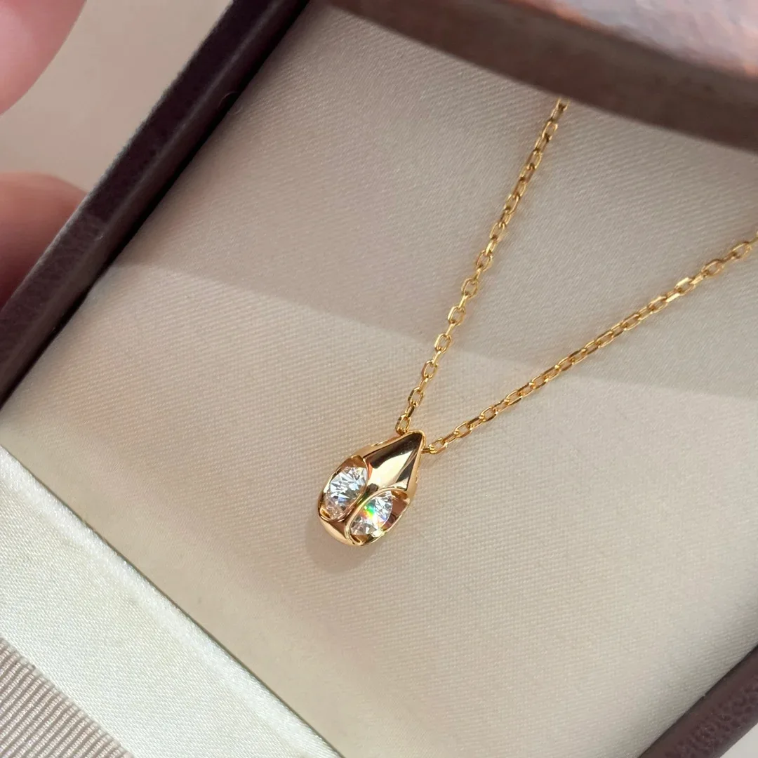 18k Yellow Gold Pendant Necklace For Women Love Heart Clavicle Chain Wedding Jewelry GiftCut Sparkling Diamond Pendant Necklace #1