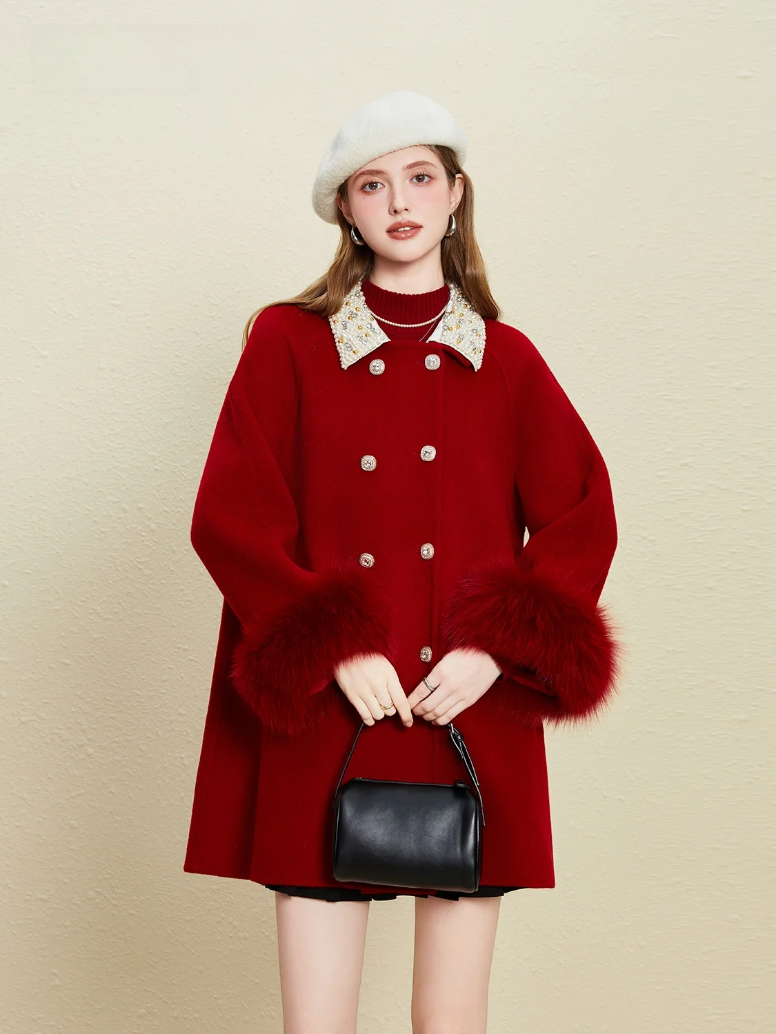 

Red New Year Ele ort Double-Faced Camere Coat with Fur Sve Inserts And Rhinestone Decorations Faionable Yout...